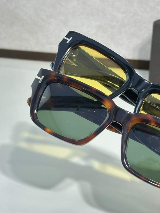 Picture of Tom Ford Sunglasses _SKUfw77361739fw